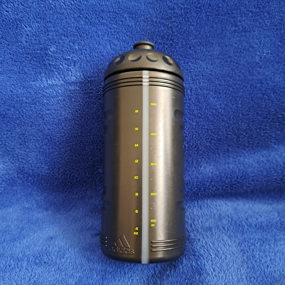 Adidas plastic water bottle 500ml - Picture 2 of 4